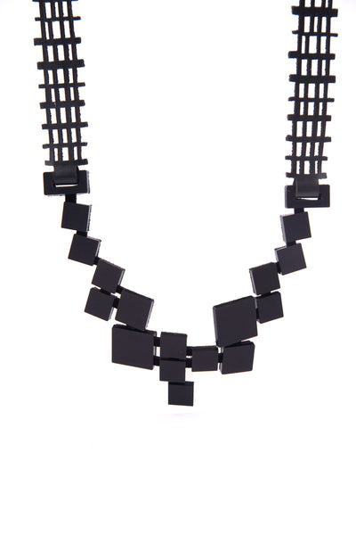 Iskin Sisters - Bauhaus Necklace Round Squares - Black