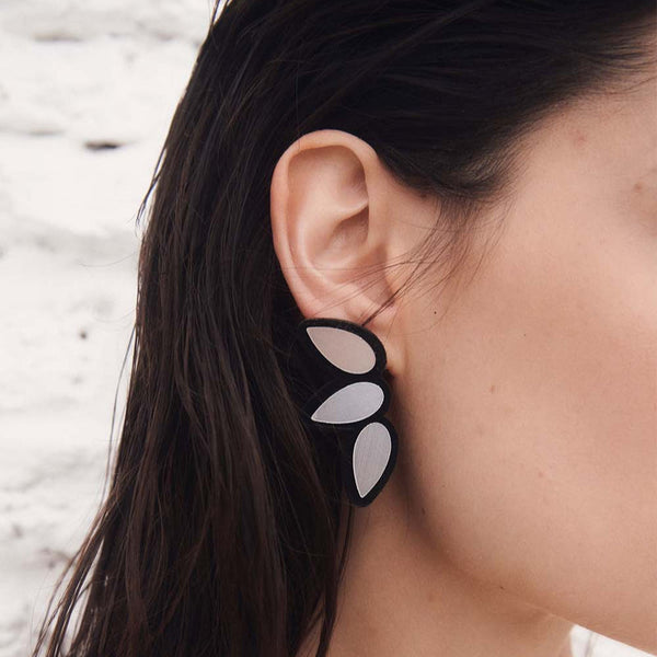 Iskin Sisters - Raindrop Earrings Small - Silver